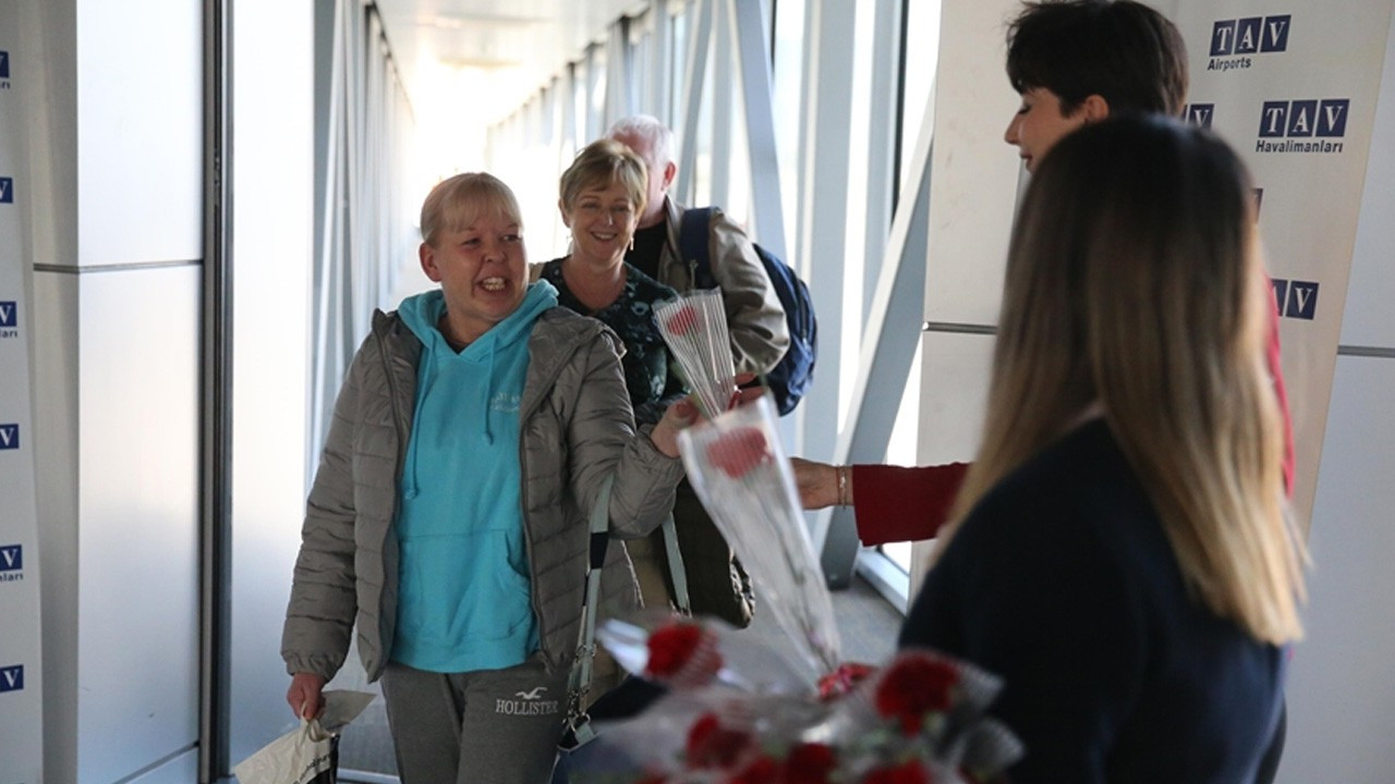 İngiltere’den Bodrum’a sezonun ilk turist kafilesi geldi