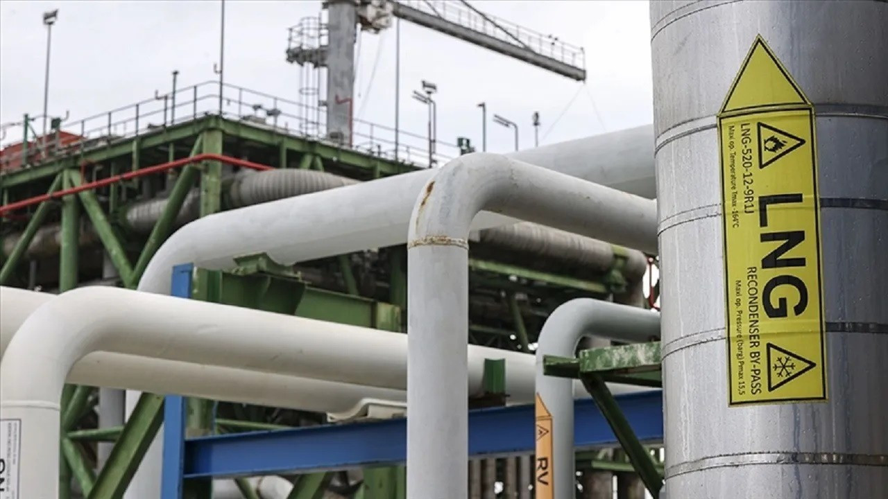 abdden-alimi-durdurmustu-cin-ile-bae-arasinda-5-yillik-lng-anlasmasi-RFLhQyds.jpg