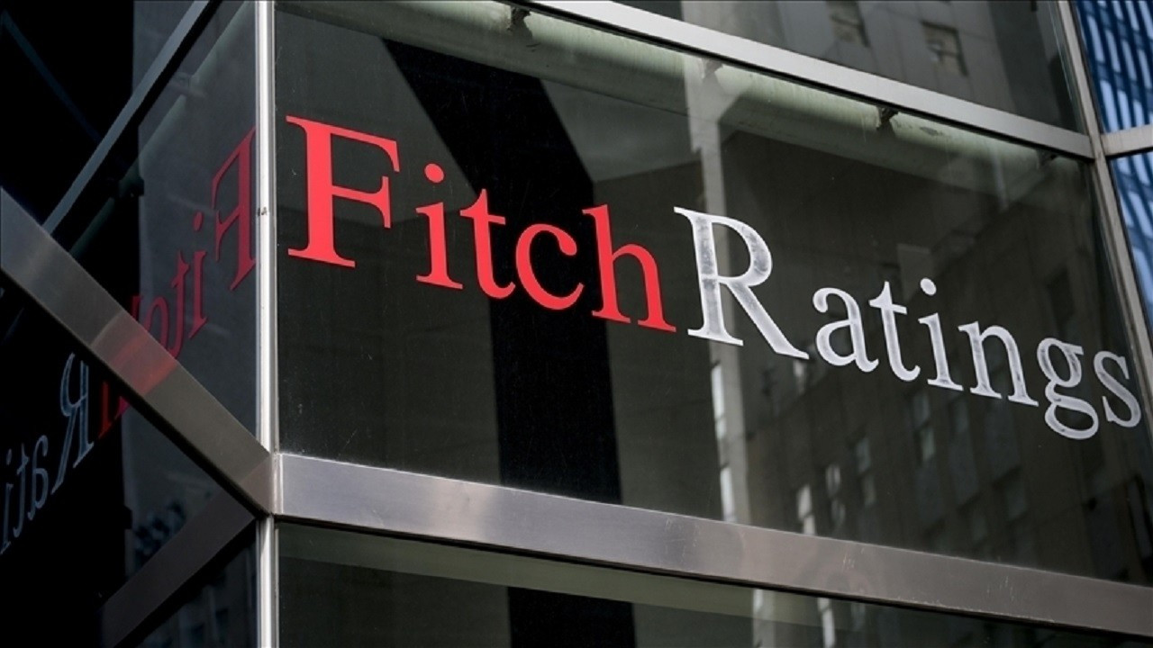 Fitch, Çin’in kredi notunu düşürdü