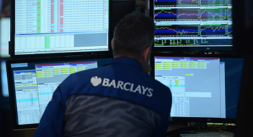 Powell-Trump gerilimi piyasaları sarstı: Altın rekorda, dolar 3 yılın en düşük seviyesinde