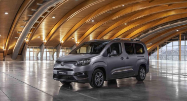 Toyota 7 modelli yeni hafif ticari aracını tanıttı