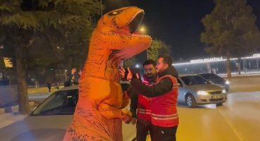 Türkiye onu dinozor kostümüyle tanıdı! Trafik kazasında ağır yaralandı