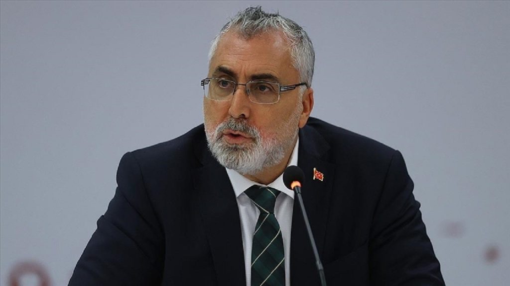 bakan-isikhan-iskur-4-ayda-437-bin-kisinin-istihdamina-aracilik-etti-eMub2IQ9.jpg