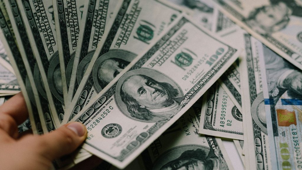 yased-ilk-dort-ayda-33-milyar-dolarlik-yatirim-gerceklesti-ekSnG89u.jpg