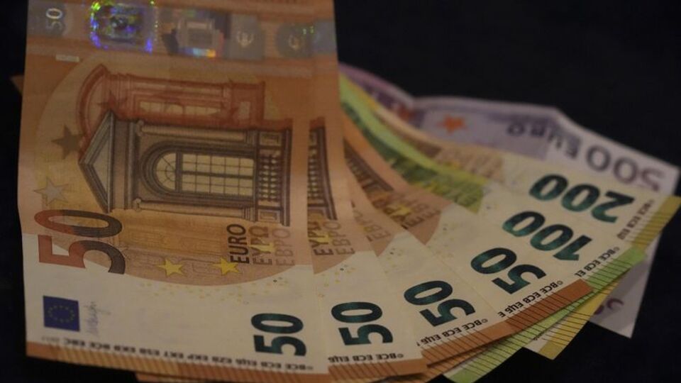 hazine-euro-cinsi-borclanmaya-cikiyor-HiWmJn4A.jpg