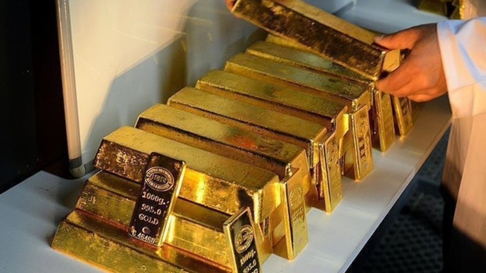 altin-4-bin-dolar-sinirina-yakin-seyrediyor-WSN6UcIy.jpg